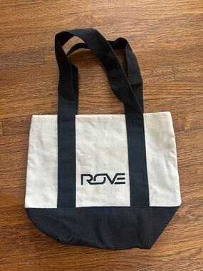 ROVE Two-Tone Canvas Tote in Cream and Black